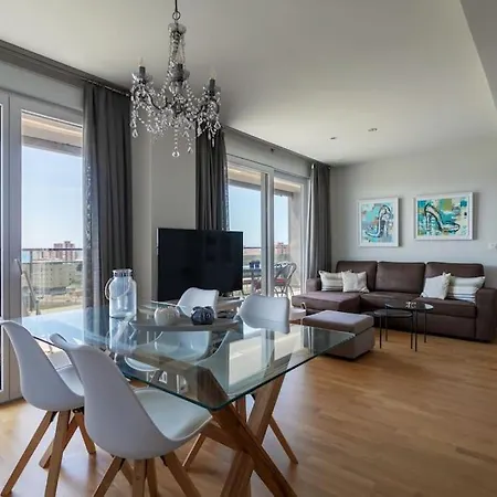 Luxurious Sea & Sky Penthouse